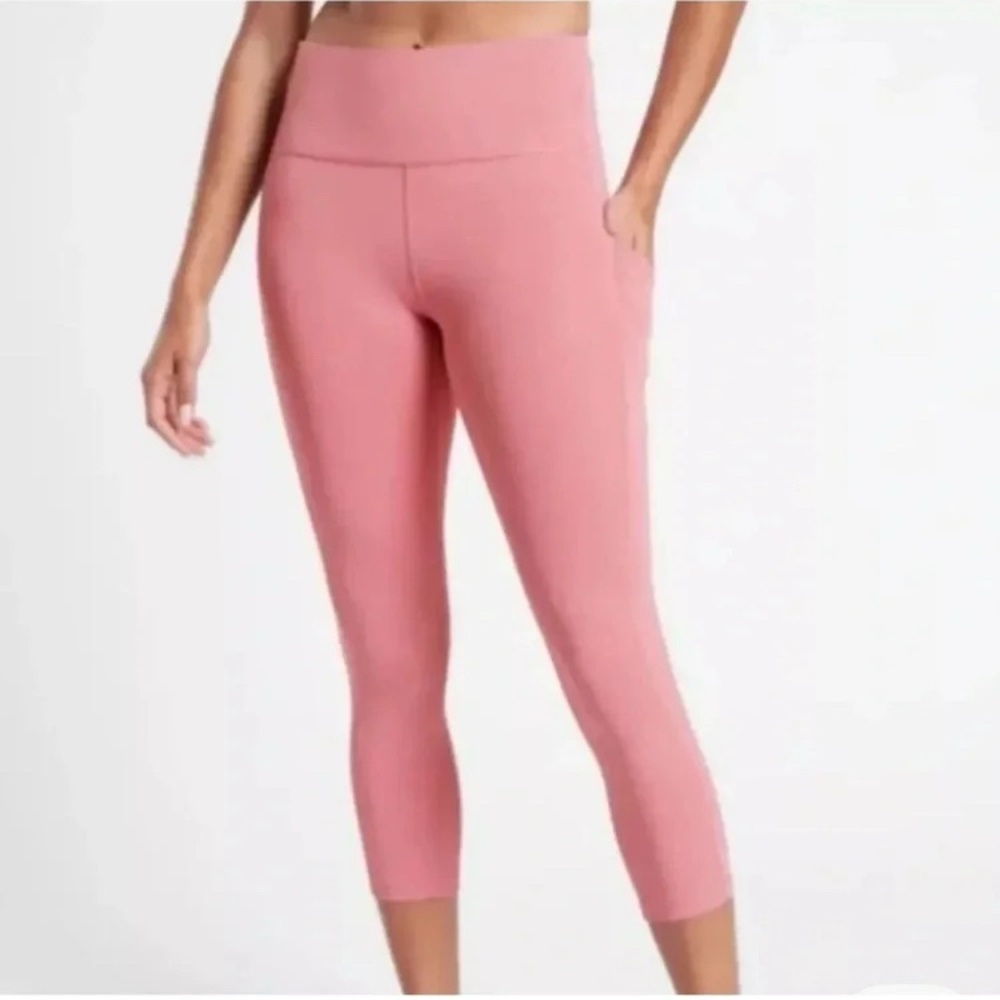 Athleta Ultimate Stash Pocket Capri Tights